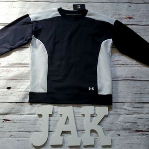 🆕️ UNDER ARMOUR WOMEN'S BLACK AND WHITE SWEATER 🖤🤍